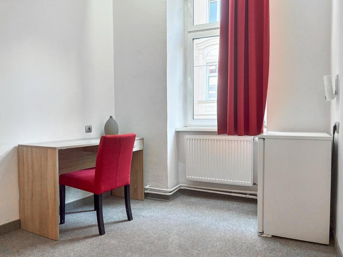 Dependance I 6 Mins To U6 Alser Strasse I Self Check In Apartment