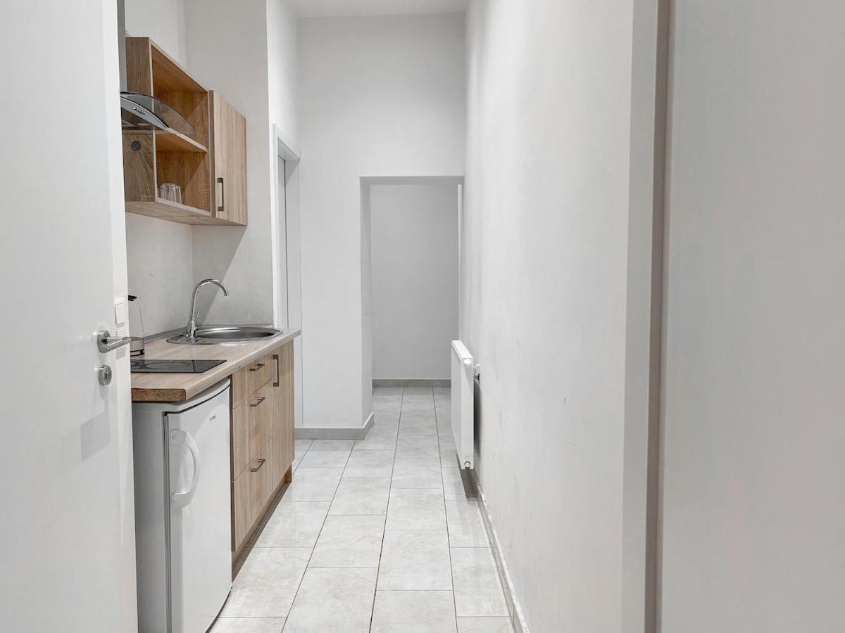 Dependance I 6 Mins To U6 Alser Strasse I Self Check In Apartment