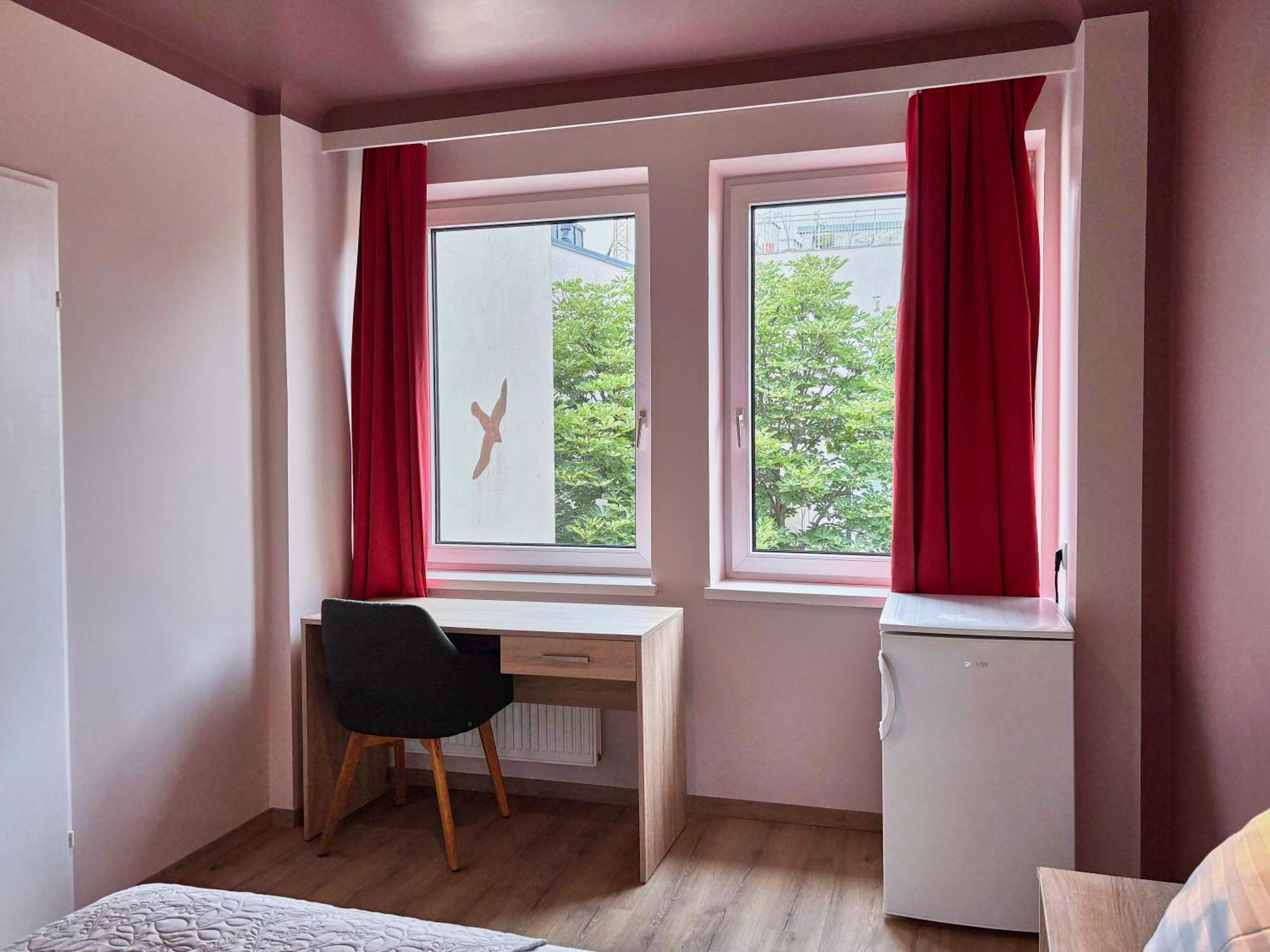 Apartment Dependance I 6 Mins To U6 Alser Strasse I Self Check In