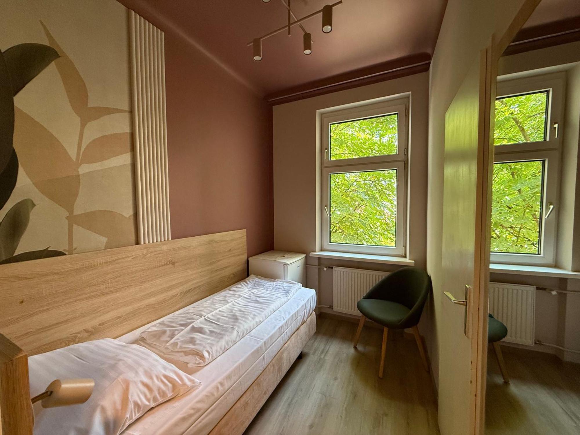 Dependance I 6 Mins To U6 Alser Strasse I Self Check In Apartment